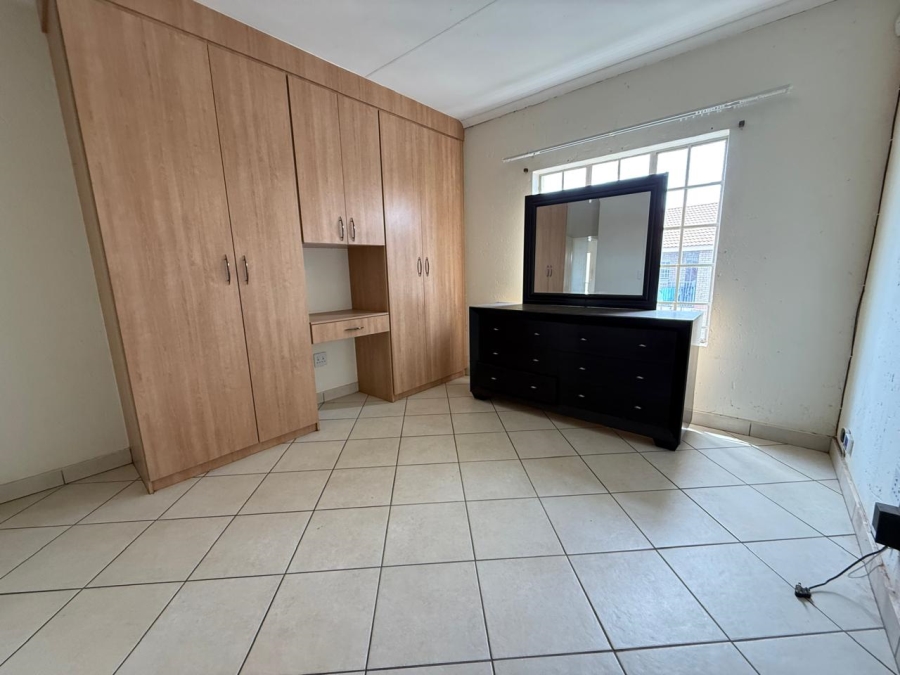 2 Bedroom Property for Sale in Waterval East North West